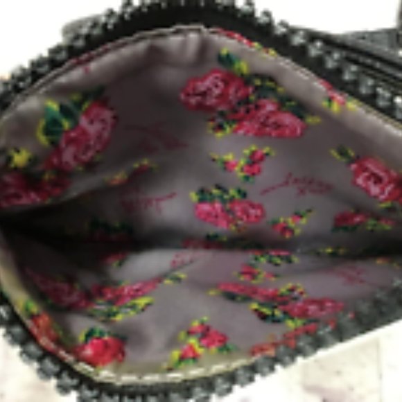 Betsey Johnson Logo Bone And Black Shoulder Backpack w/ Matching Change Purse - Picture 5 of 11